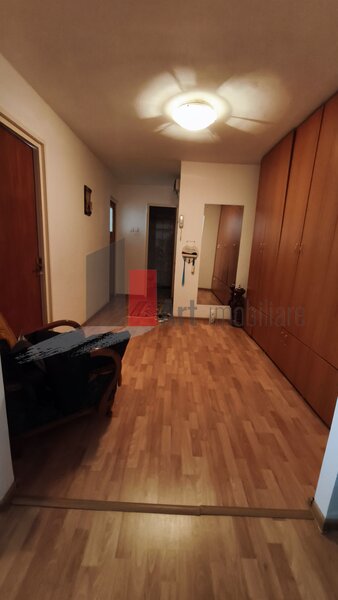 Dristor ap 4 camere et 3 decomandat