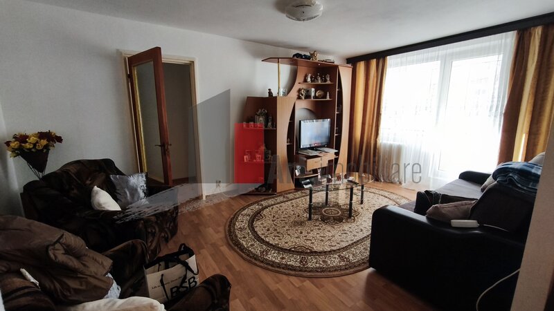 Dristor ap 4 camere et 3 decomandat